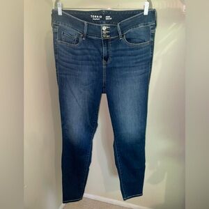 Women’s dark wash jeans